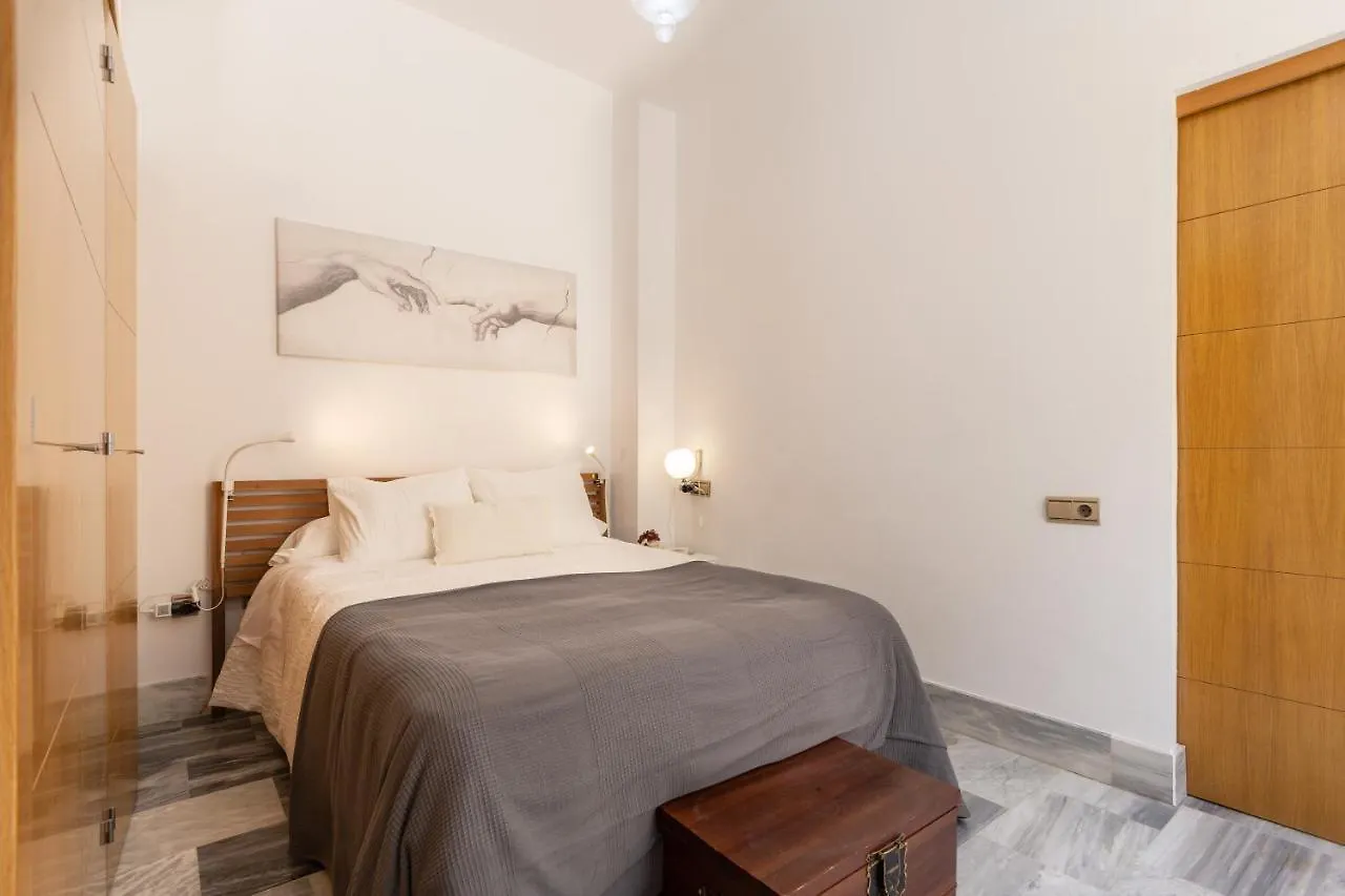 Apartamento con vistas a la Plaza de la Merced junto a la casa de Picasso Málaga