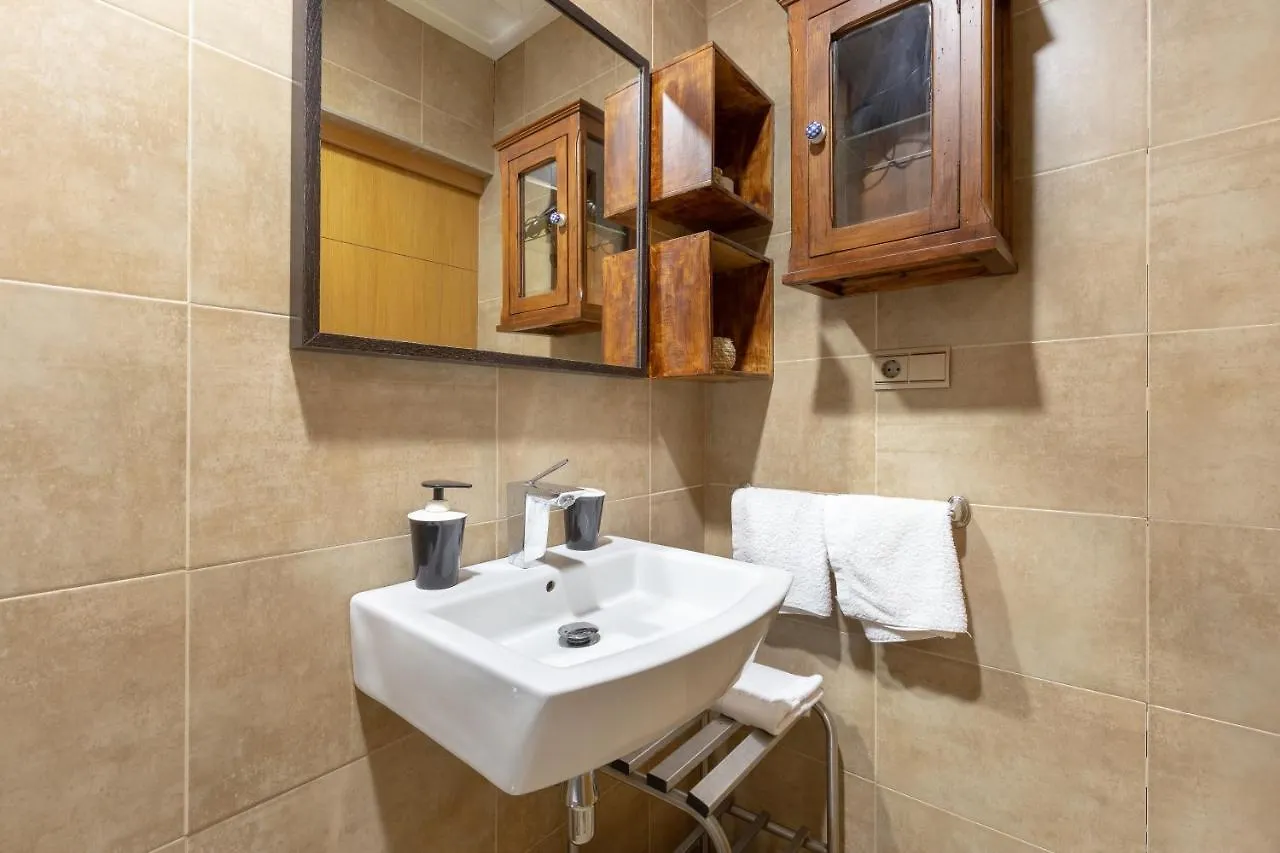 Apartamento con vistas a la Plaza de la Merced junto a la casa de Picasso Málaga